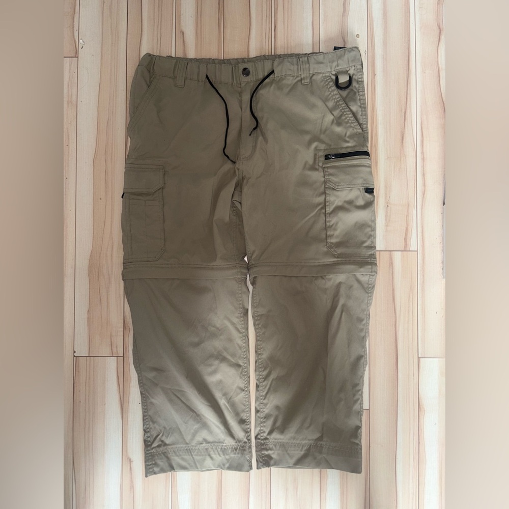 Men's Cargo Pants in Tan
